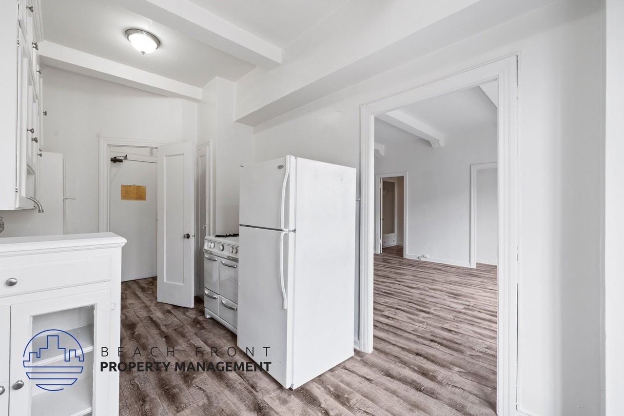 512 S. Hobart Blvd. - Photo 7 of 29