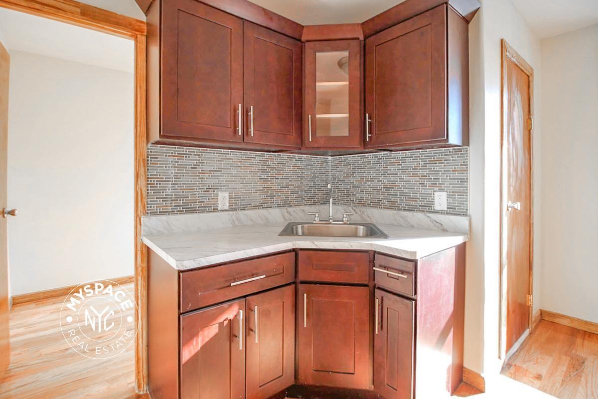 134 Boerum St #C2 - Photo 3 of 7