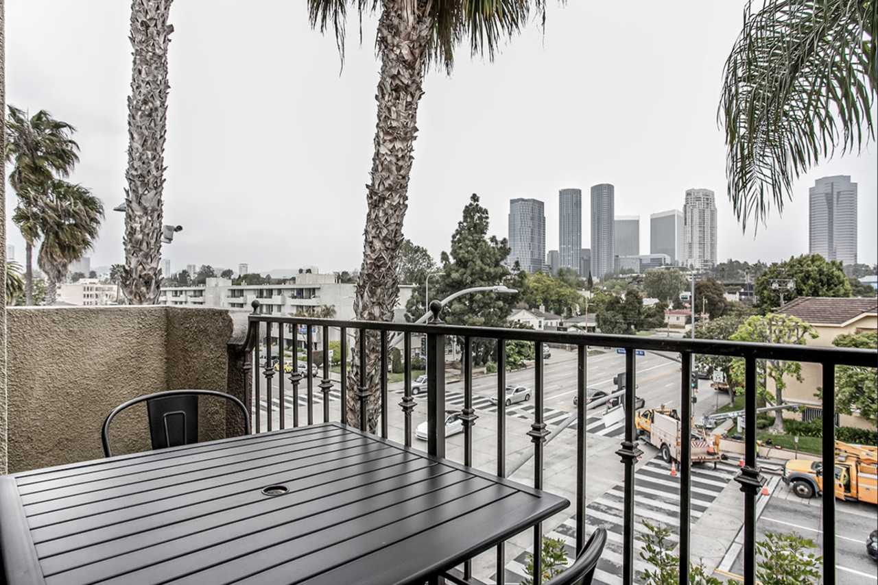 Blueground Los Angeles - Photo 7 of 75