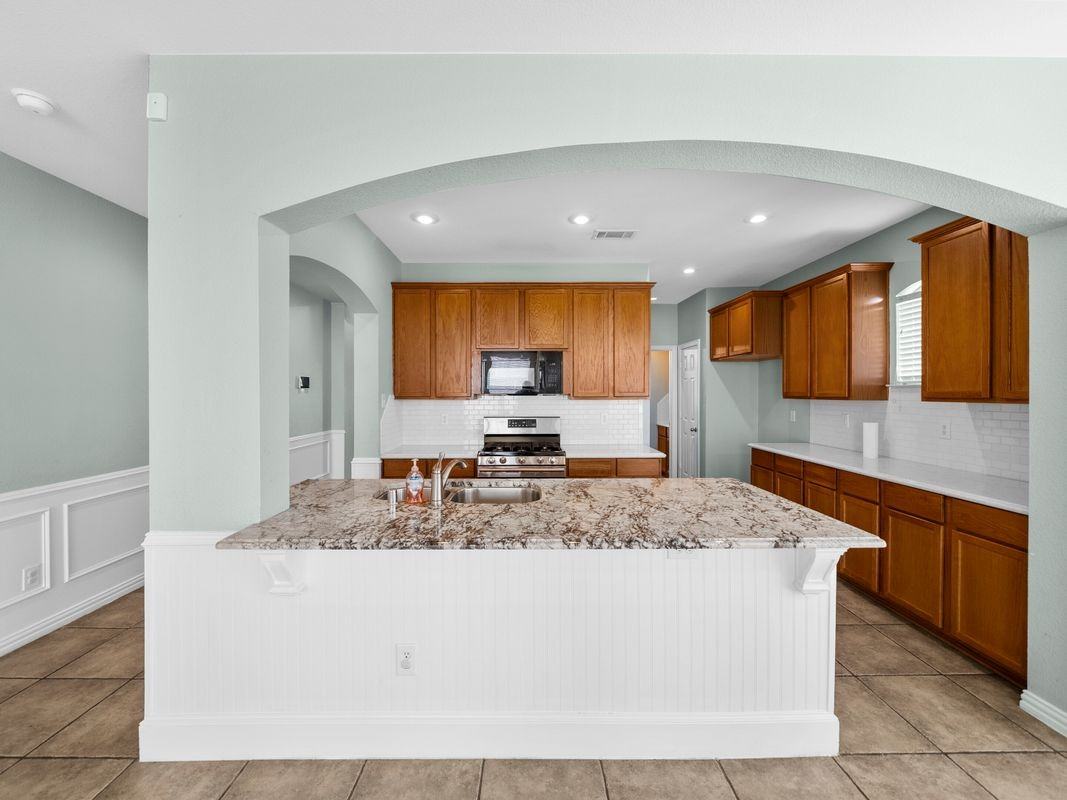 214 Vernon Dr - Photo 6 of 22