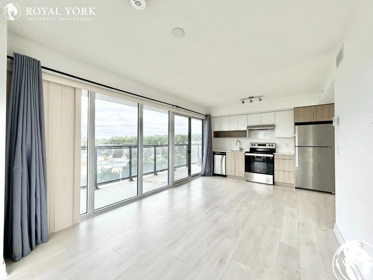 A416-1117 Cooke Boulevard, Burlington, Ontario L7T 0C6 - Photo 3 of 11