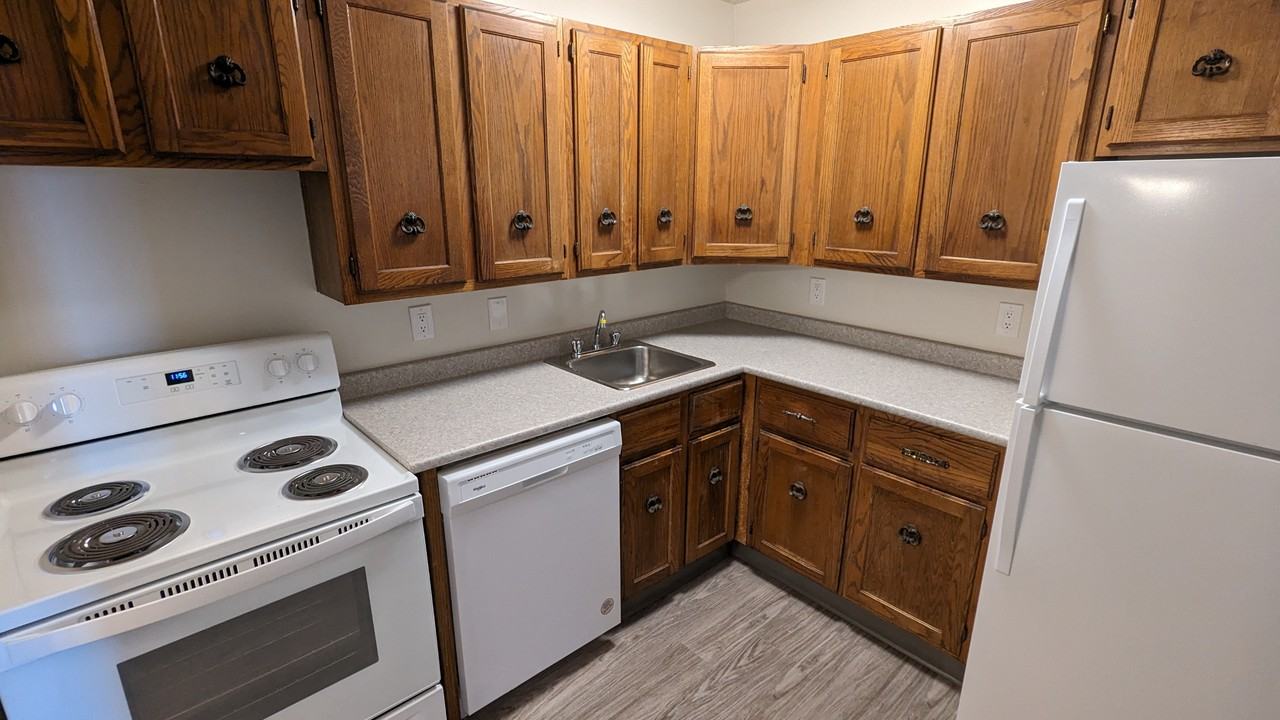 Mainstreet Fairmont Village - Photo 5 of 12