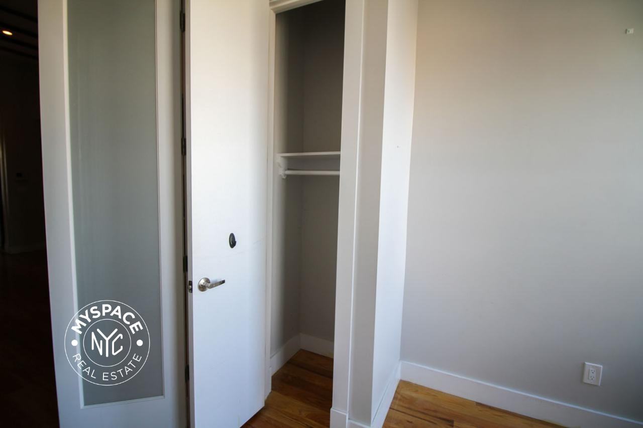 1048 Wyckoff Ave #2 - Photo 5 of 13