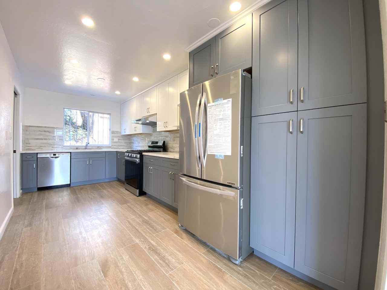 256 Putnam St - Photo 2 of 50