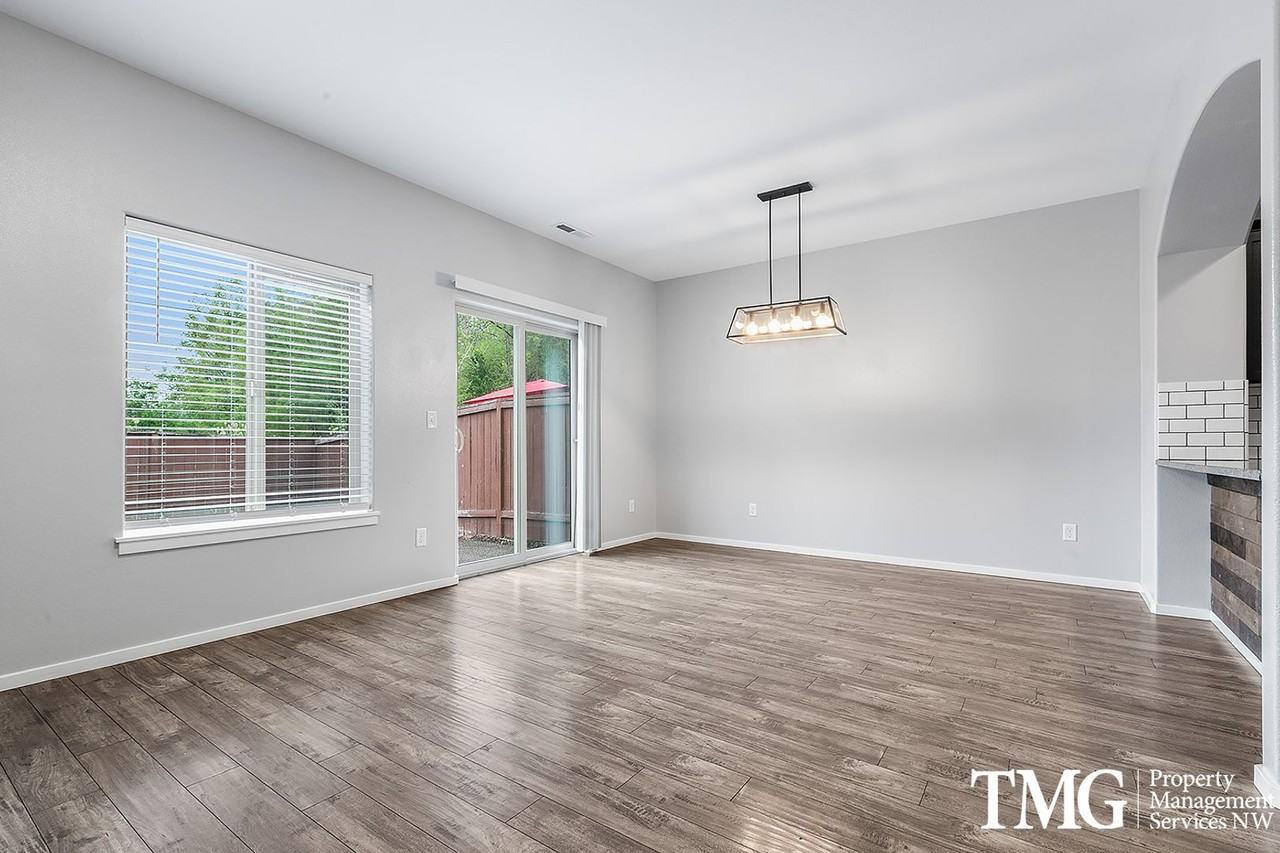 1324 Ne 83rd Dr - Photo 3 of 31
