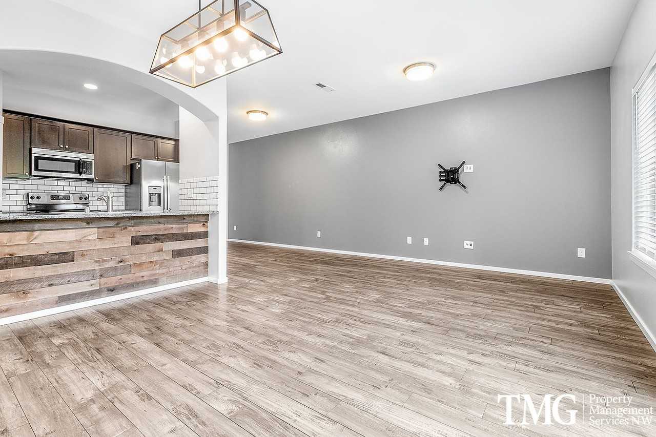 1324 Ne 83rd Dr - Photo 5 of 31