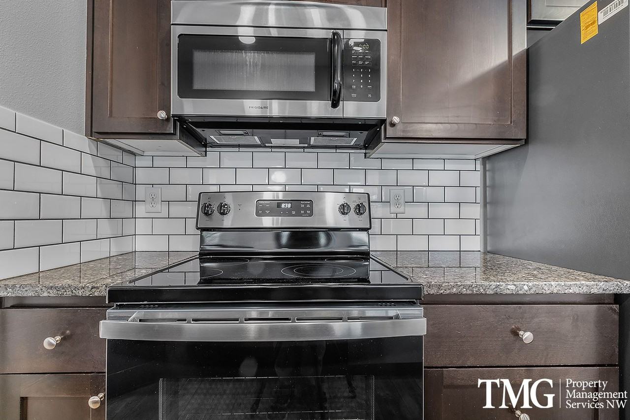 1324 Ne 83rd Dr - Photo 7 of 31