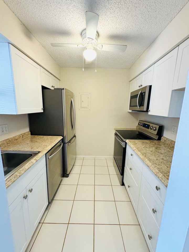 5649 Midnight Pass Rd - Photo 4 of 37