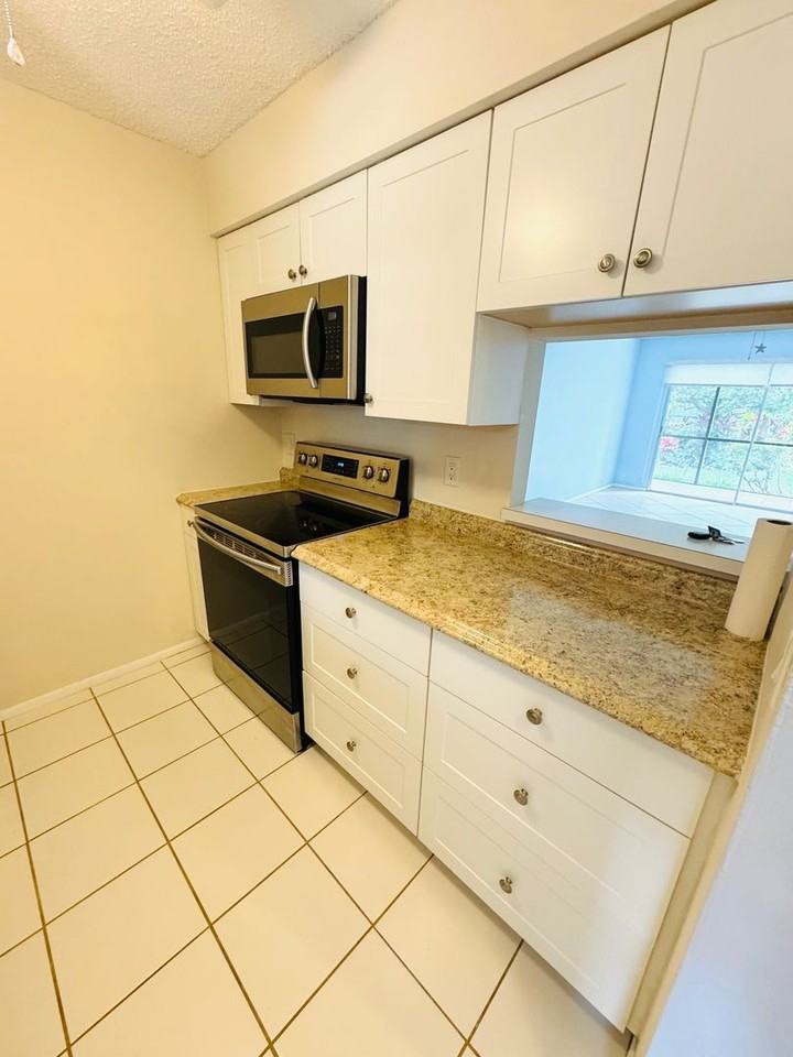 5649 Midnight Pass Rd - Photo 6 of 37