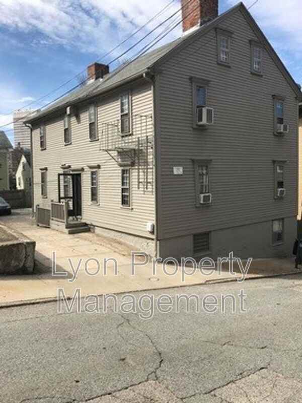 39 Bowen St #1 - Photo 3 of 15