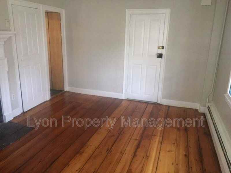 39 Bowen St #1 - Photo 4 of 15
