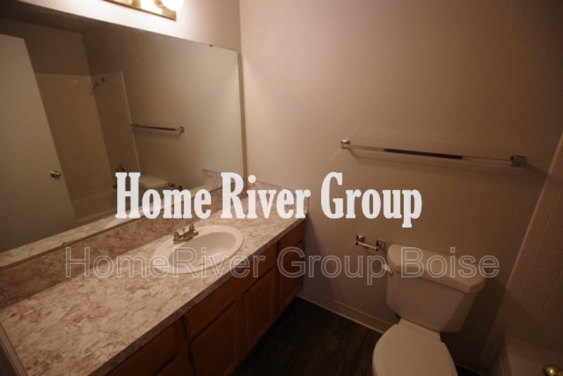 250 N Latah St #102 - Photo 7 of 18