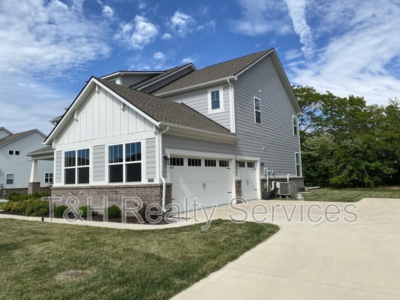 10251 Sand Run Ln - Photo 3 of 40