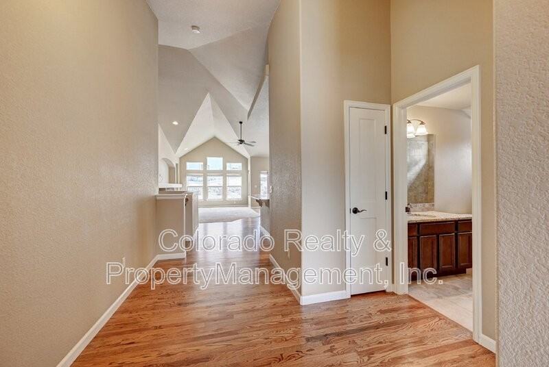 3099 Looking Glass Way - Photo 3 of 50