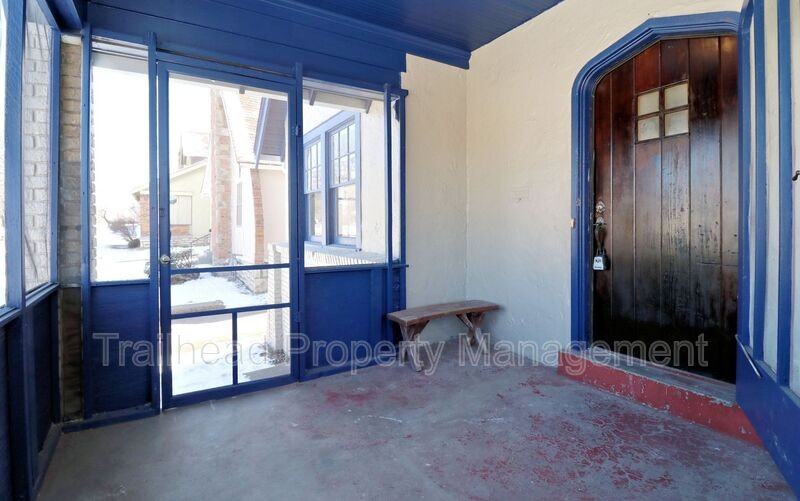 2209 E 67th Ter - Photo 2 of 25