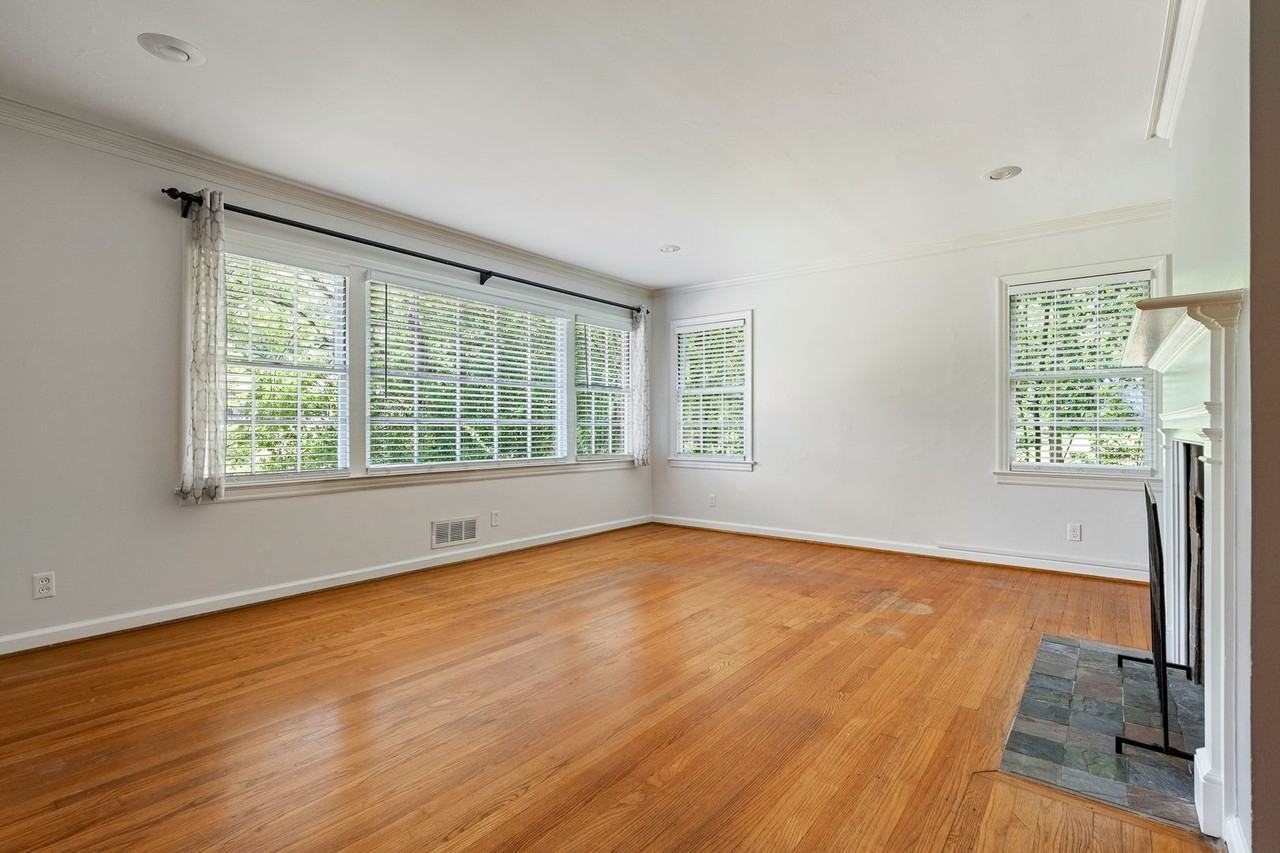 708 56th St S - Photo 3 of 19