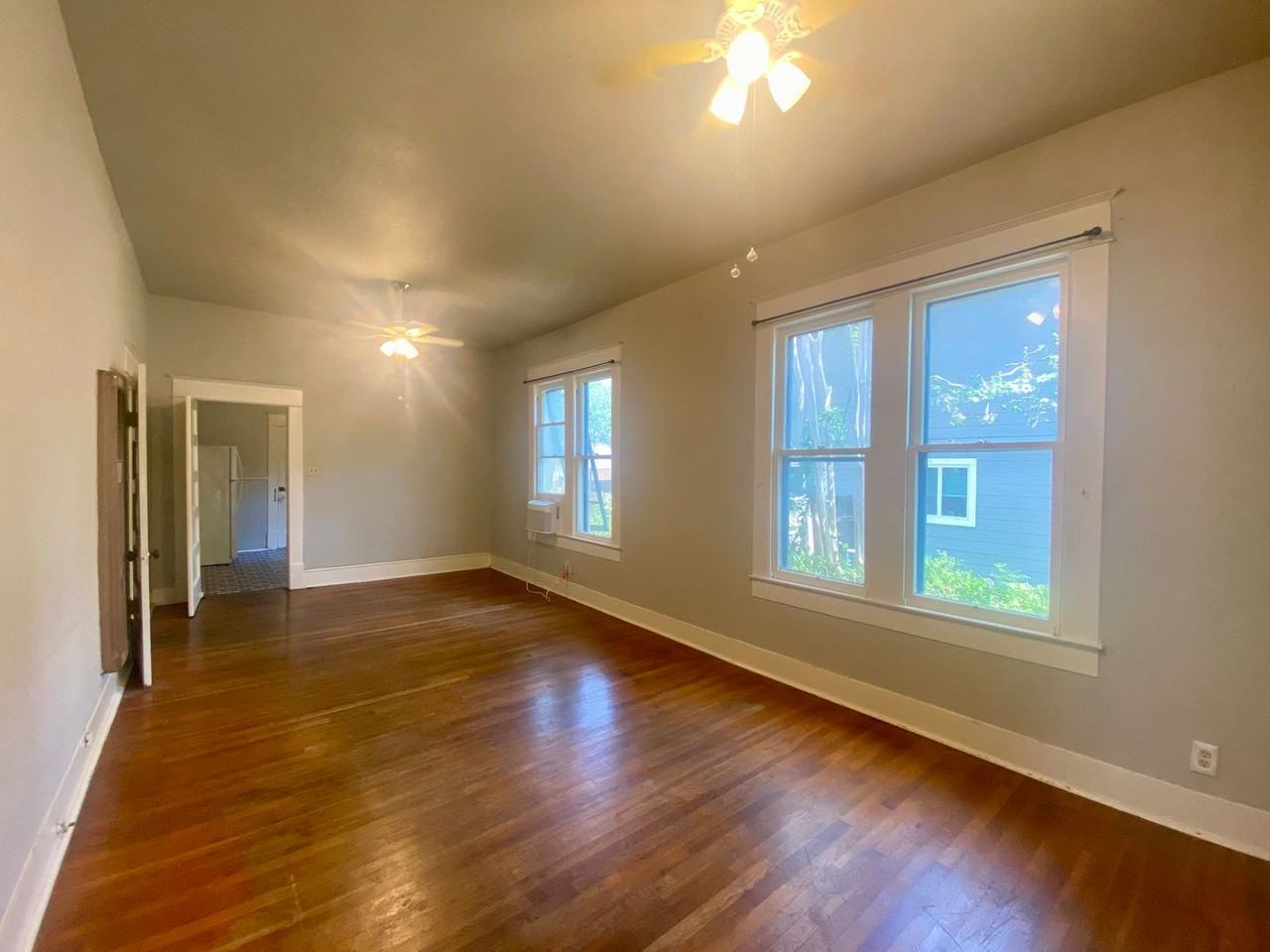 4518 Depew Ave - Photo 4 of 19