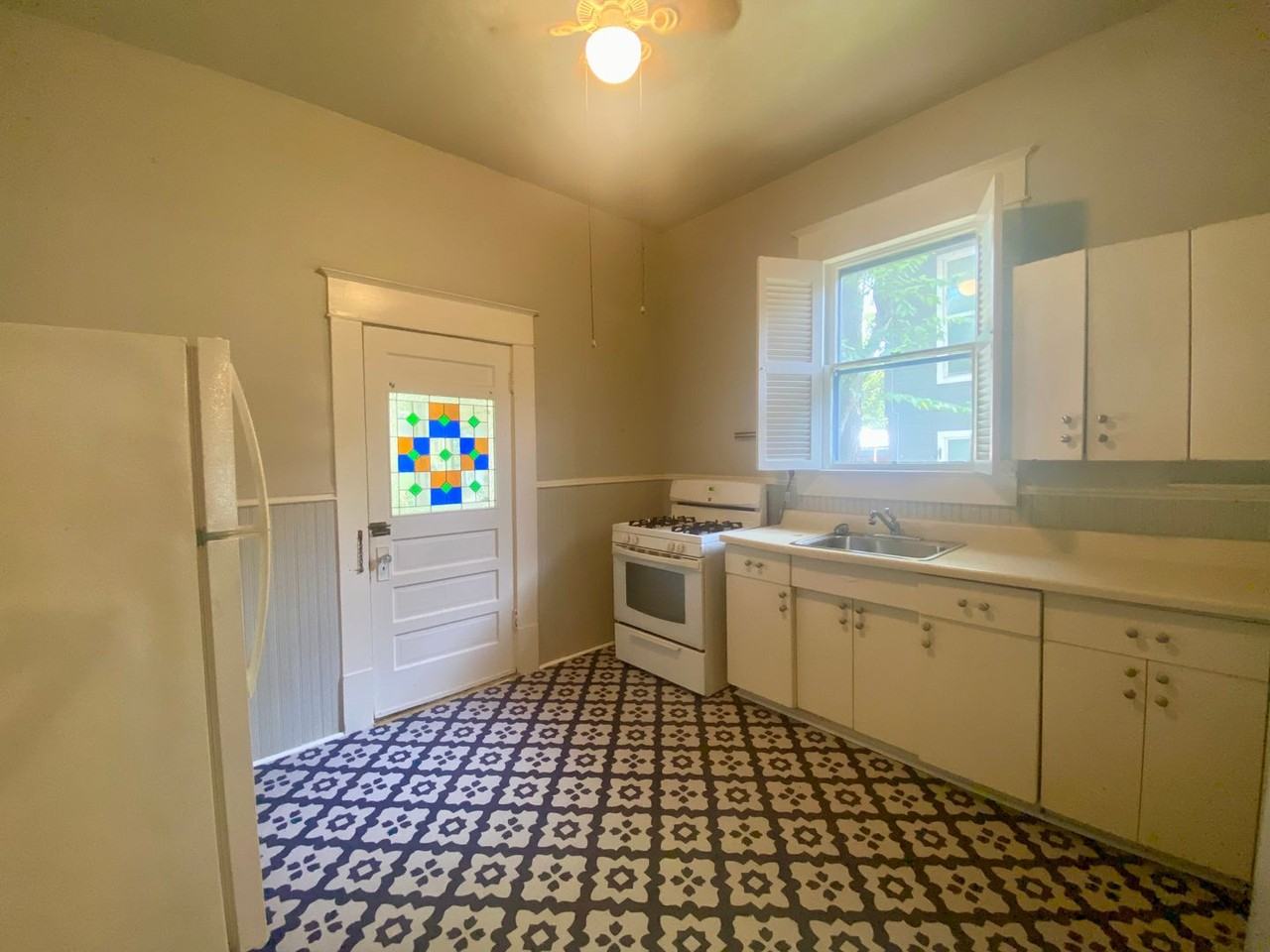 4518 Depew Ave - Photo 6 of 19