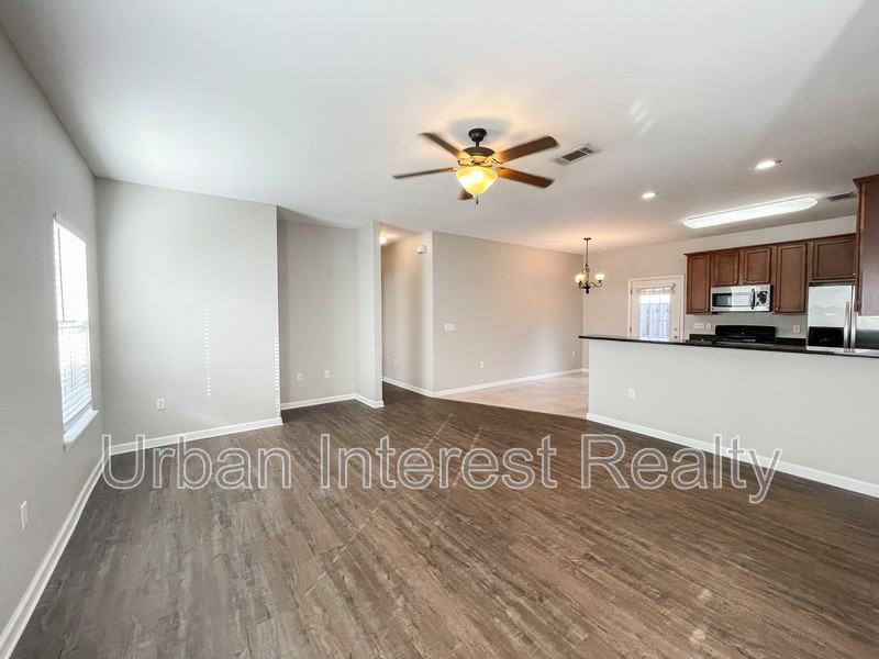 106 Matt Blvd - Photo 4 of 16