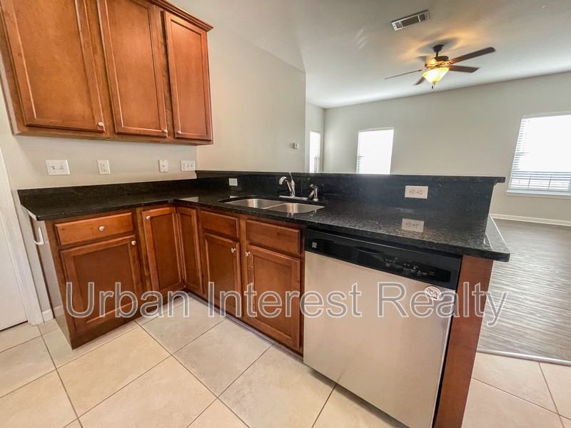 106 Matt Blvd - Photo 6 of 16