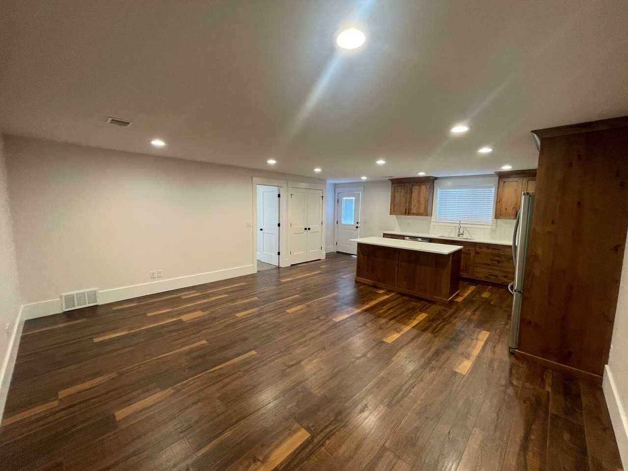 884 South Silvertree Lane - Photo 2 of 17