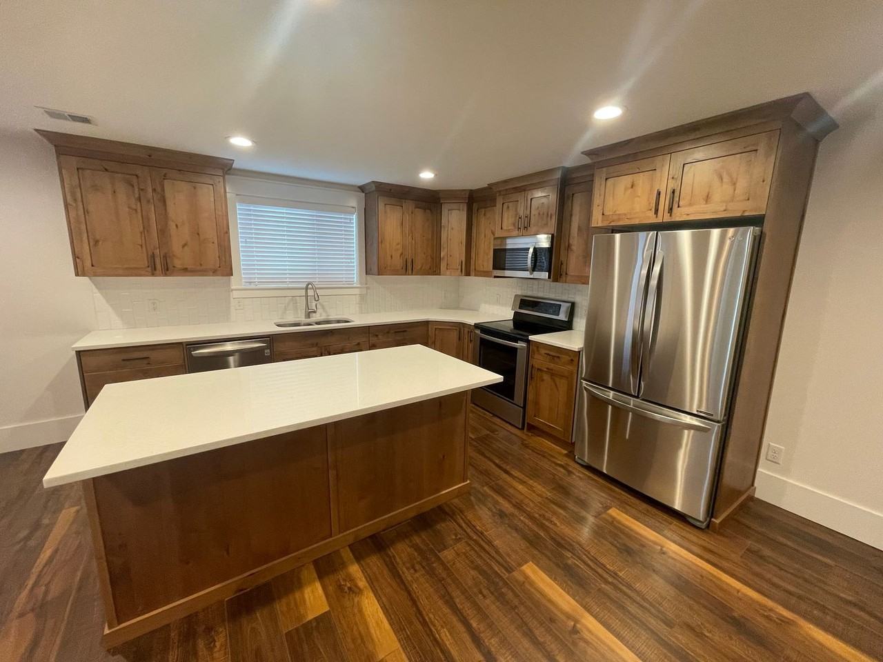 884 South Silvertree Lane - Photo 5 of 17