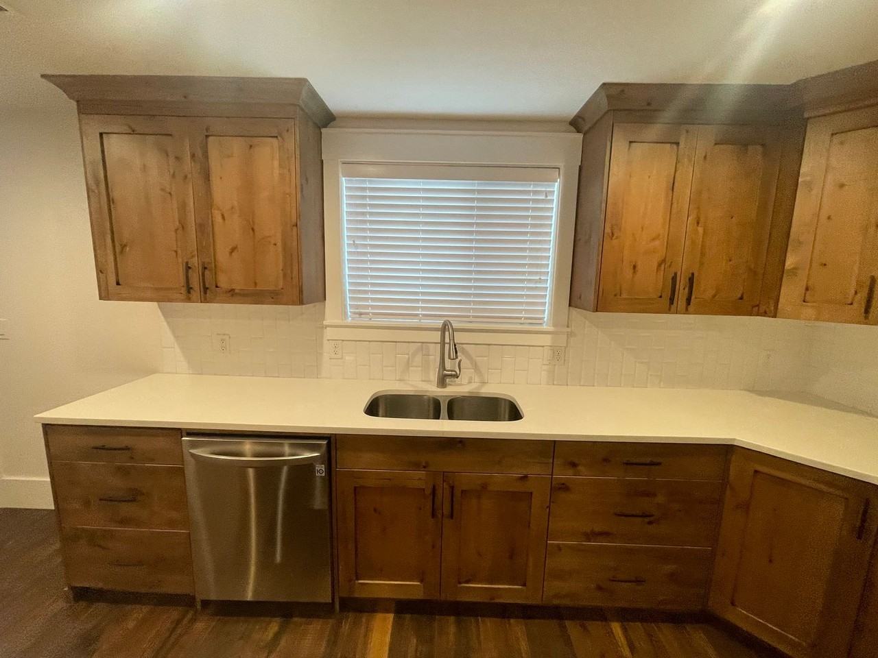 884 South Silvertree Lane - Photo 6 of 17