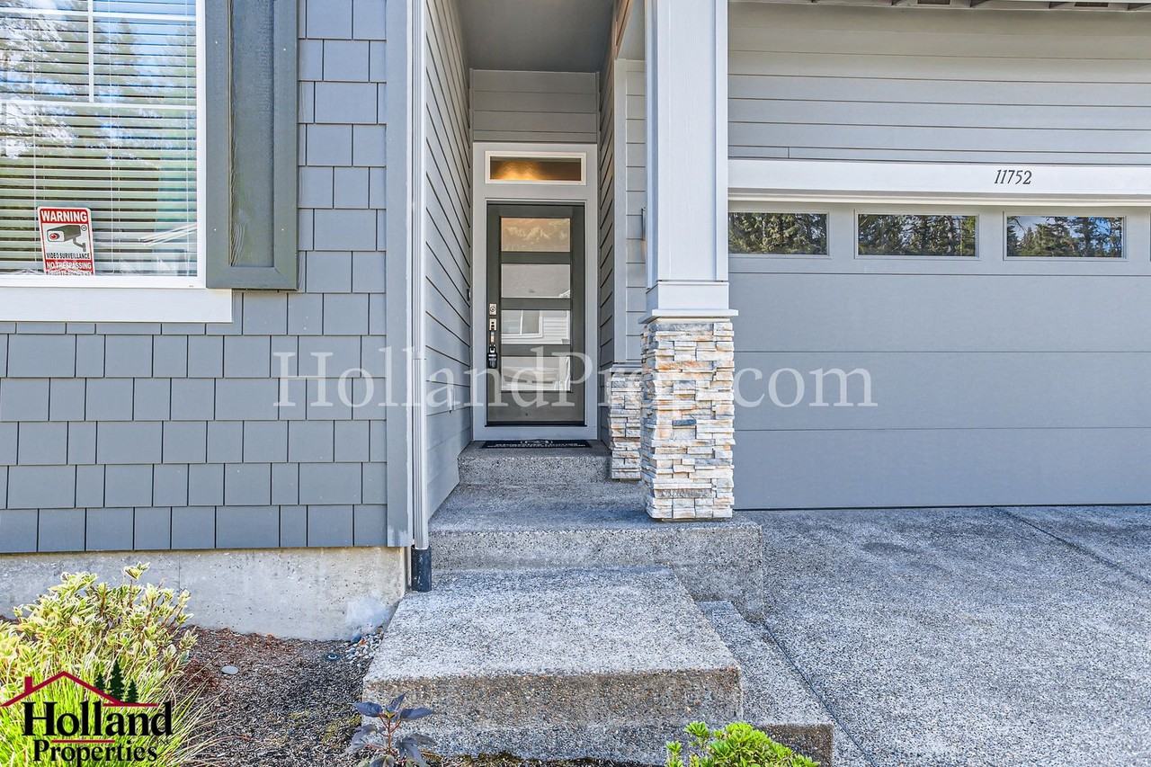 11752 Nw Mellridge Ln - Photo 3 of 28