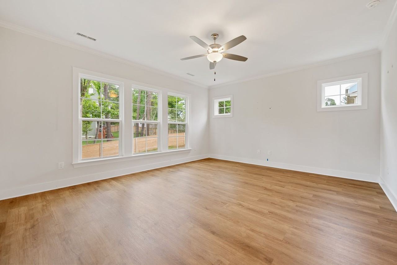 2205 Ellington St - Photo 4 of 19
