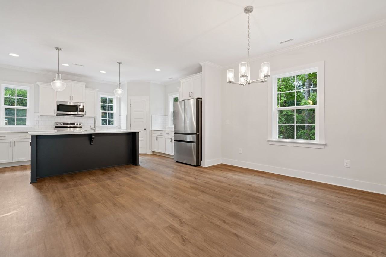 2205 Ellington St - Photo 6 of 19