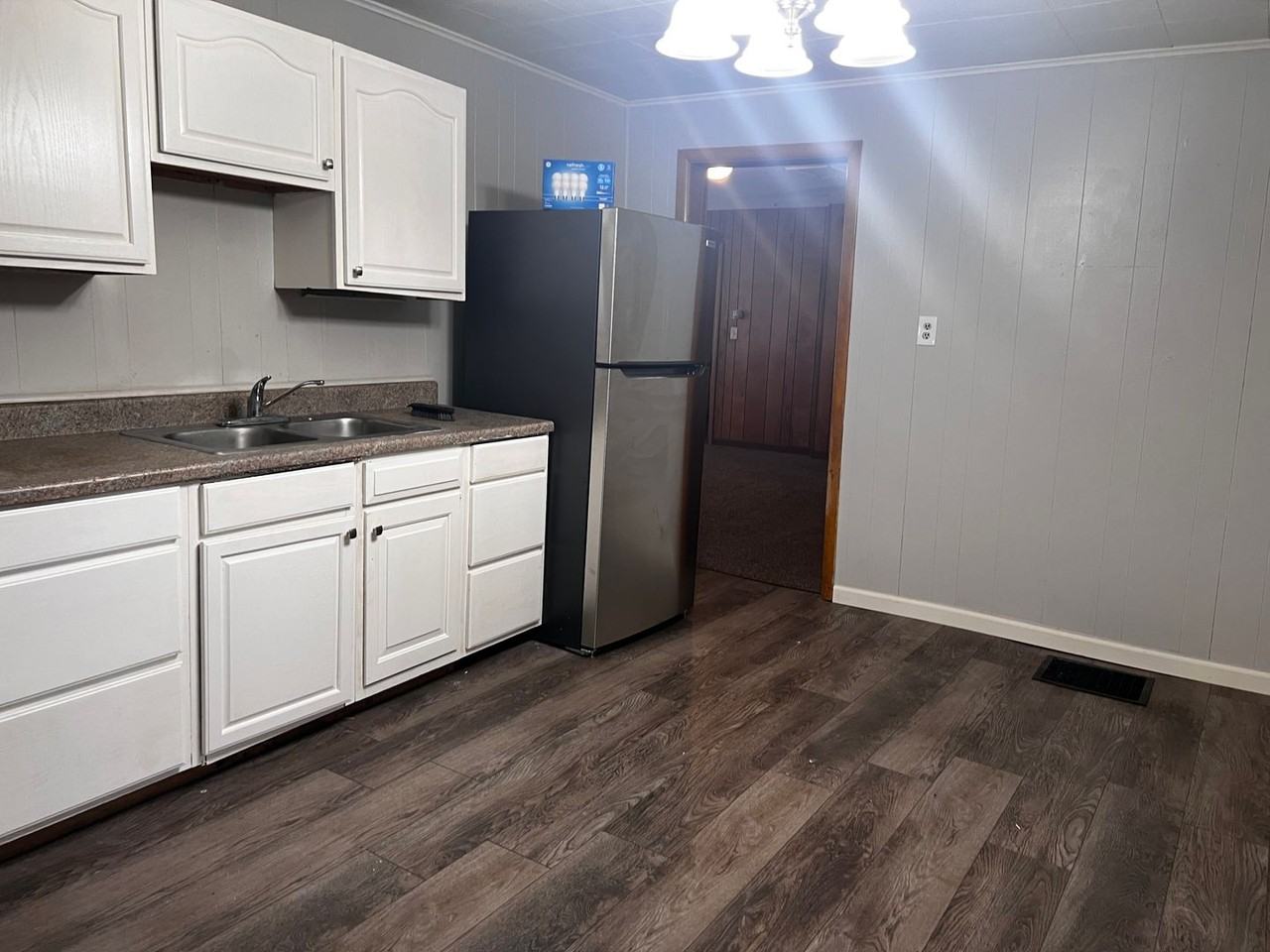 308 S 13th St - Photo 2 of 11