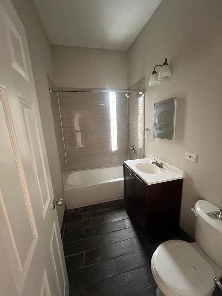 Winthrop - Photo 3 of 8