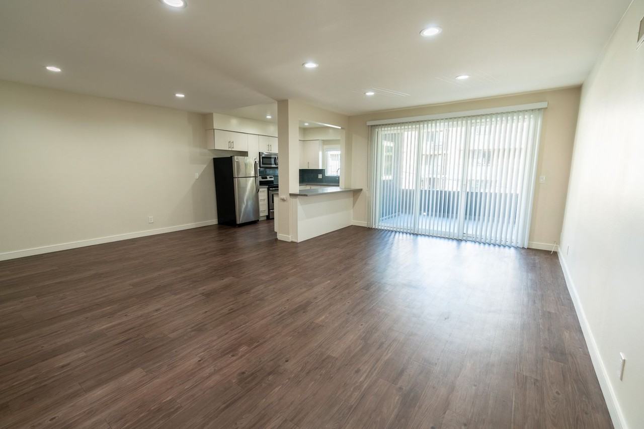 616 North Sweetzer Avenue - Photo 6 of 26