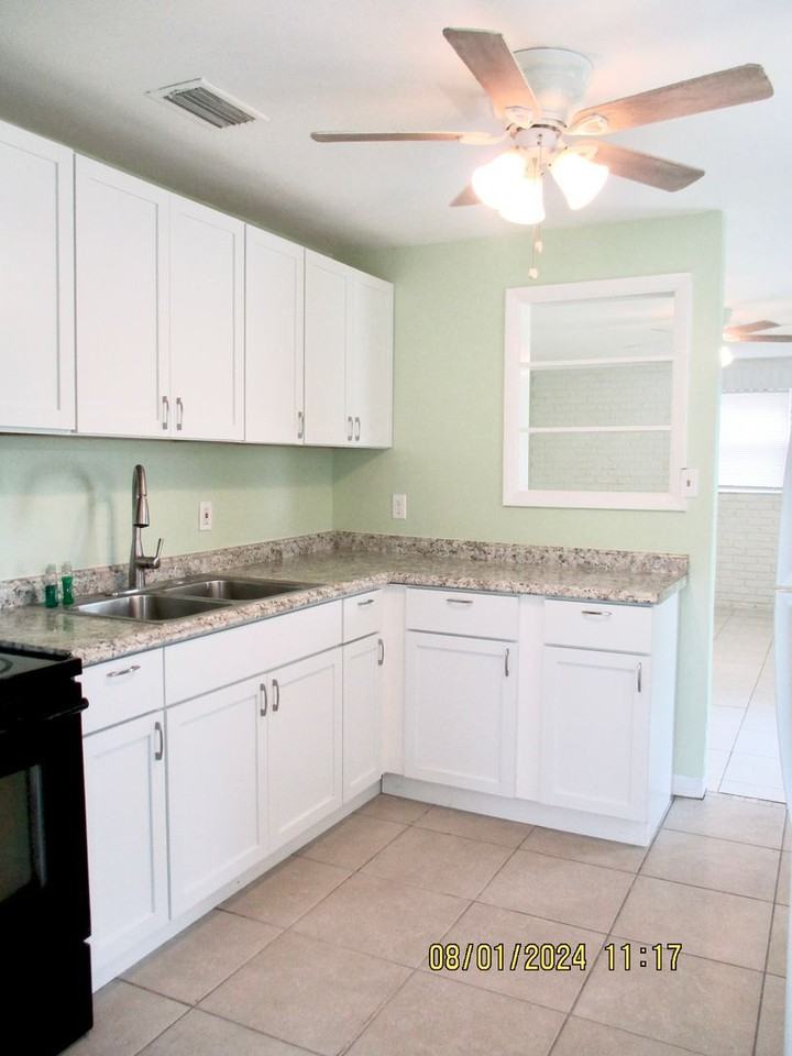 509 Ridge Blvd - Photo 2 of 11