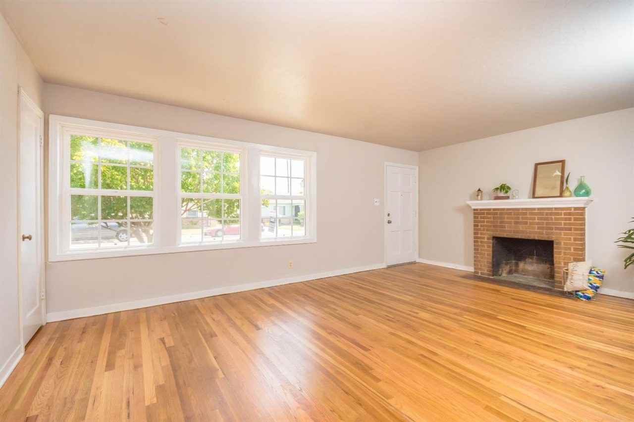 5621 35th Ave - Photo 3 of 18