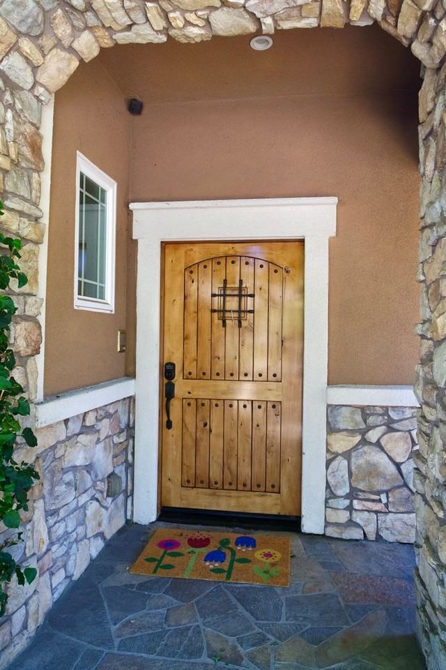 68 S 19th St - Photo 4 of 37