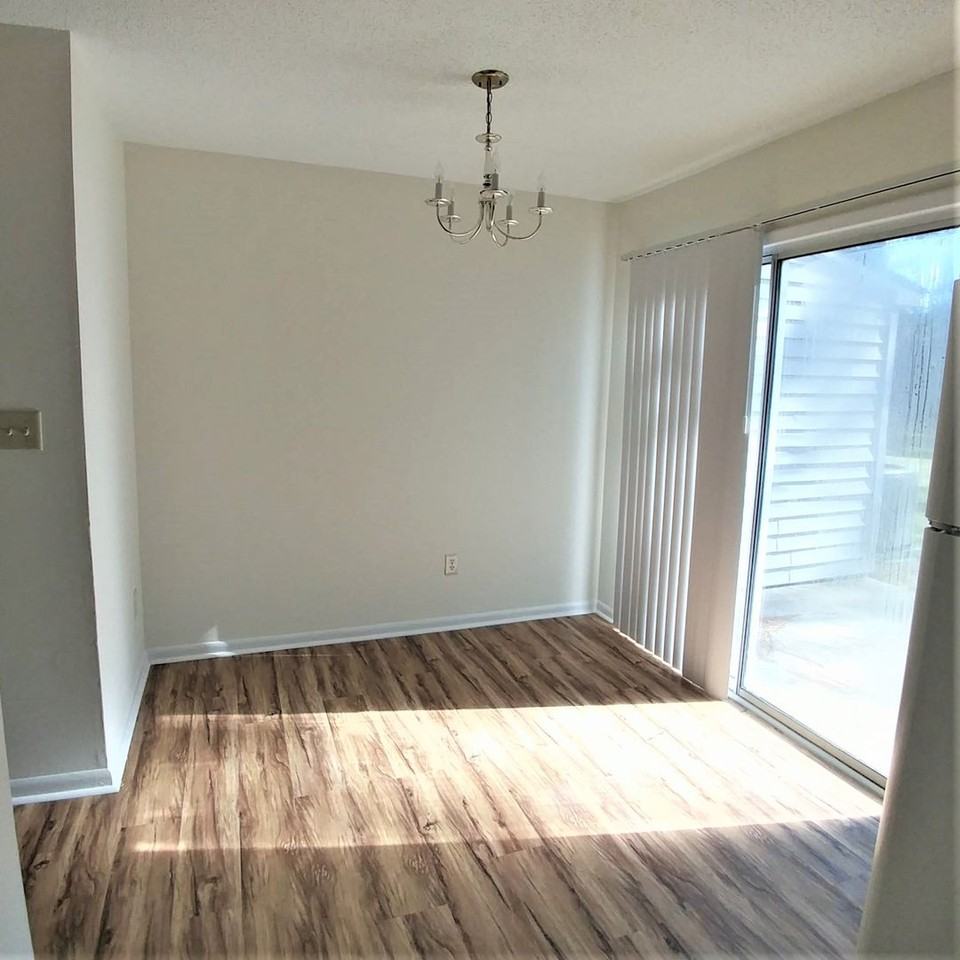 9 Portwest Townhouses #B - Photo 6 of 19