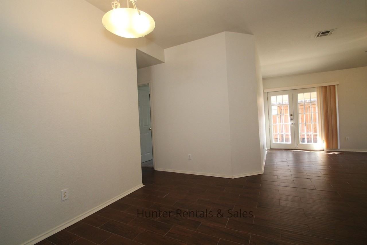1516 Grey Fox Trl - Photo 2 of 24
