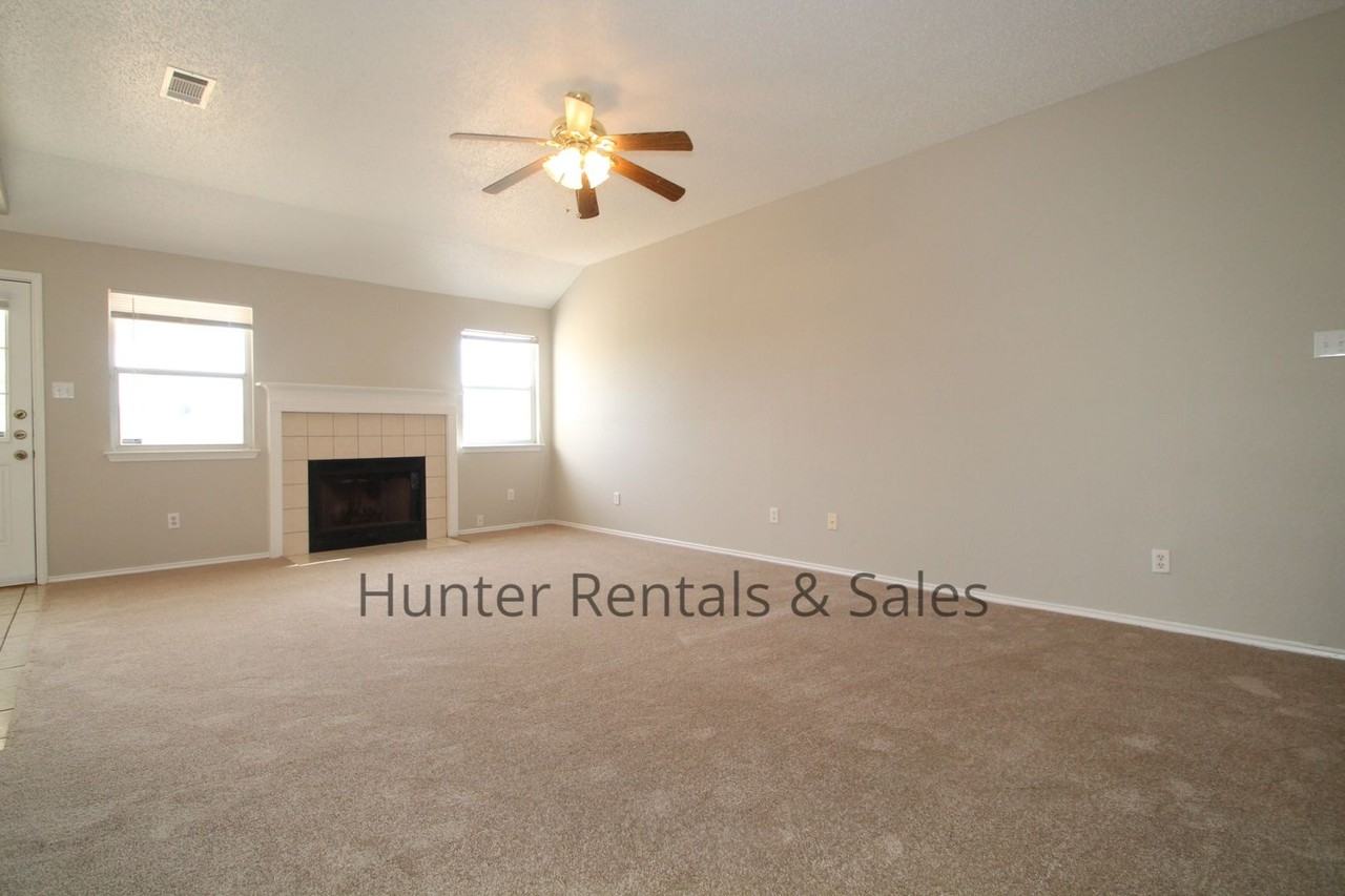 3203 Dorothy Jane Dr - Photo 4 of 26