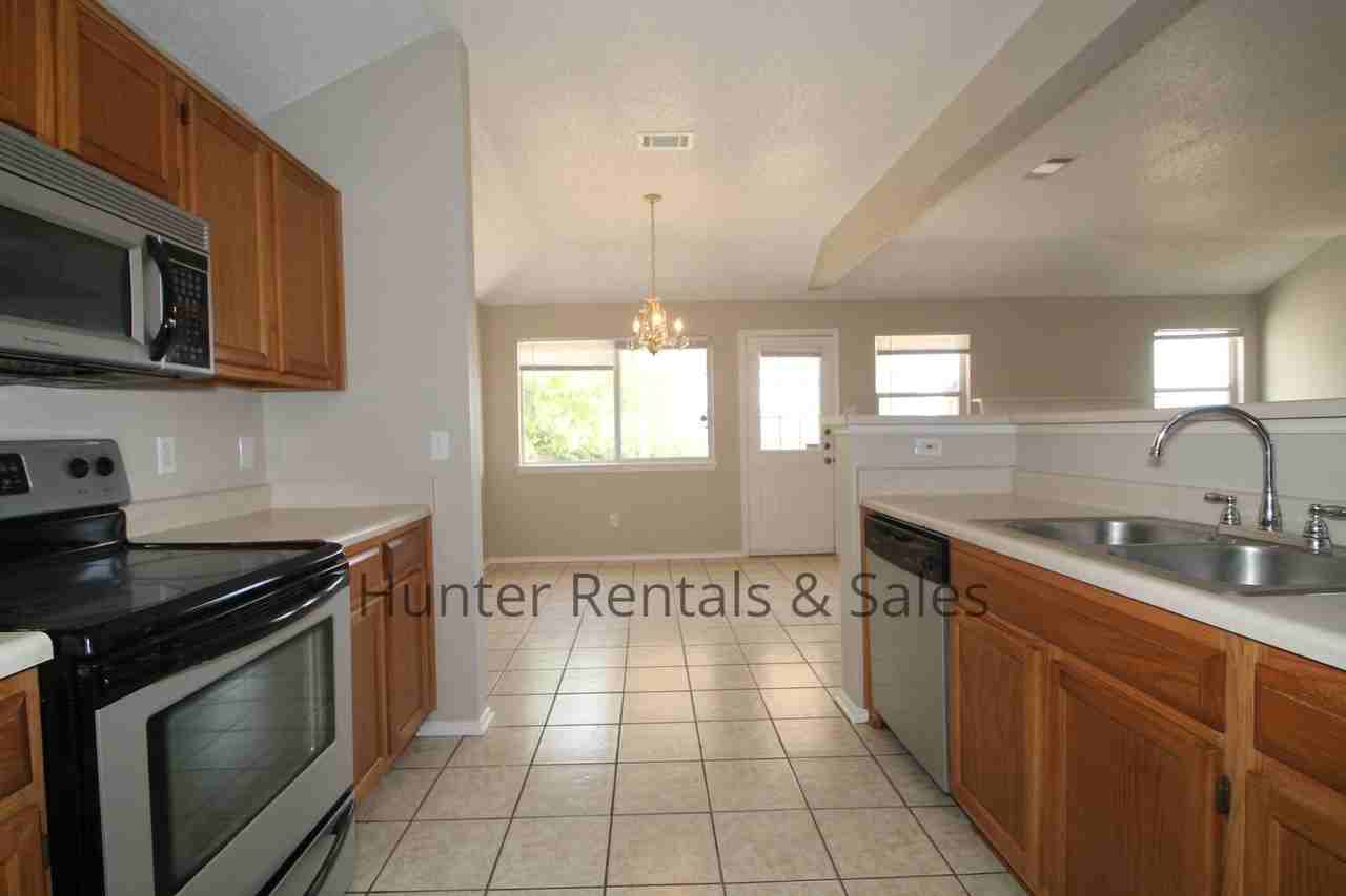 3203 Dorothy Jane Dr - Photo 6 of 26