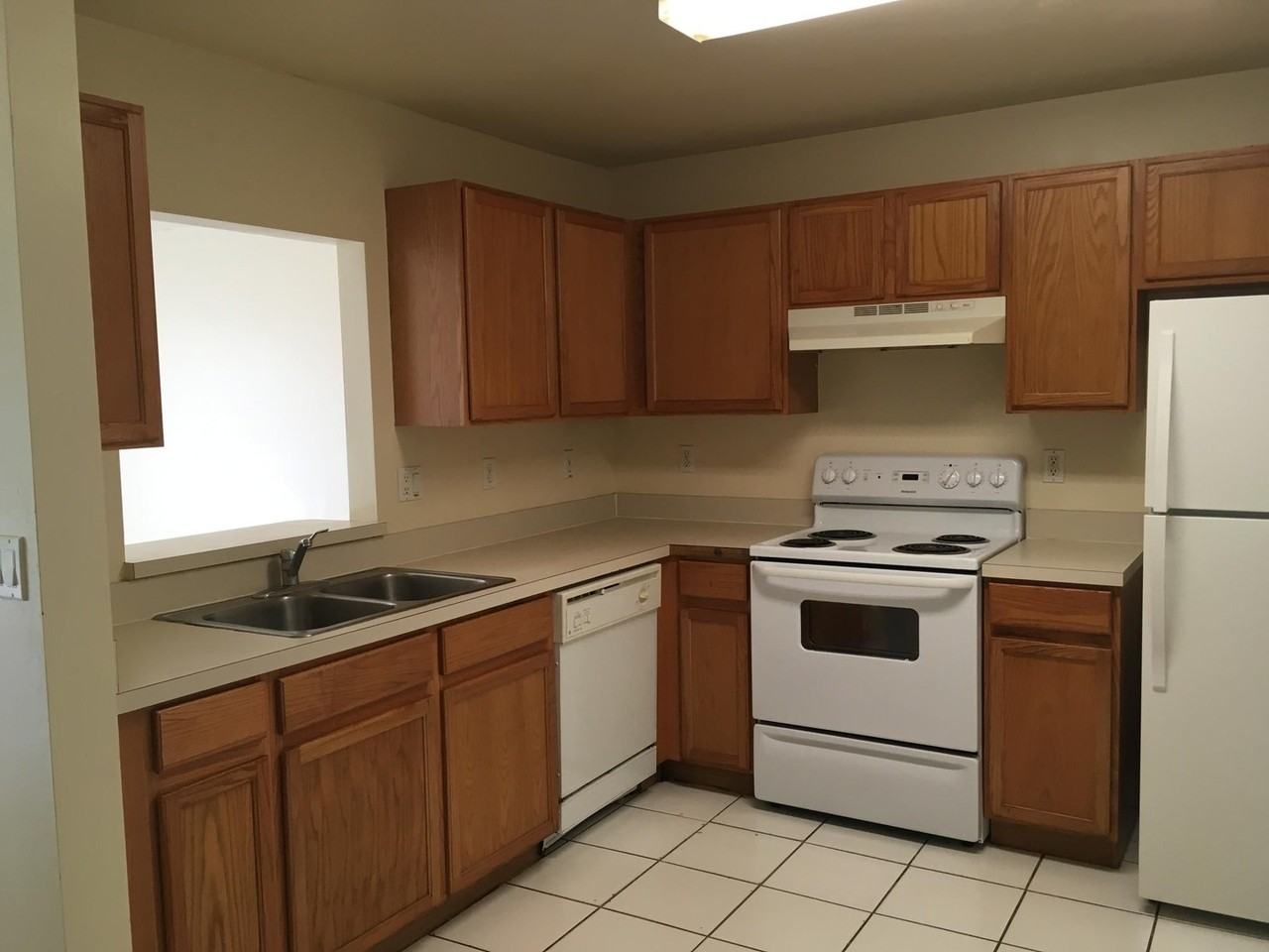 2805 Hightower Ave S - Photo 4 of 14