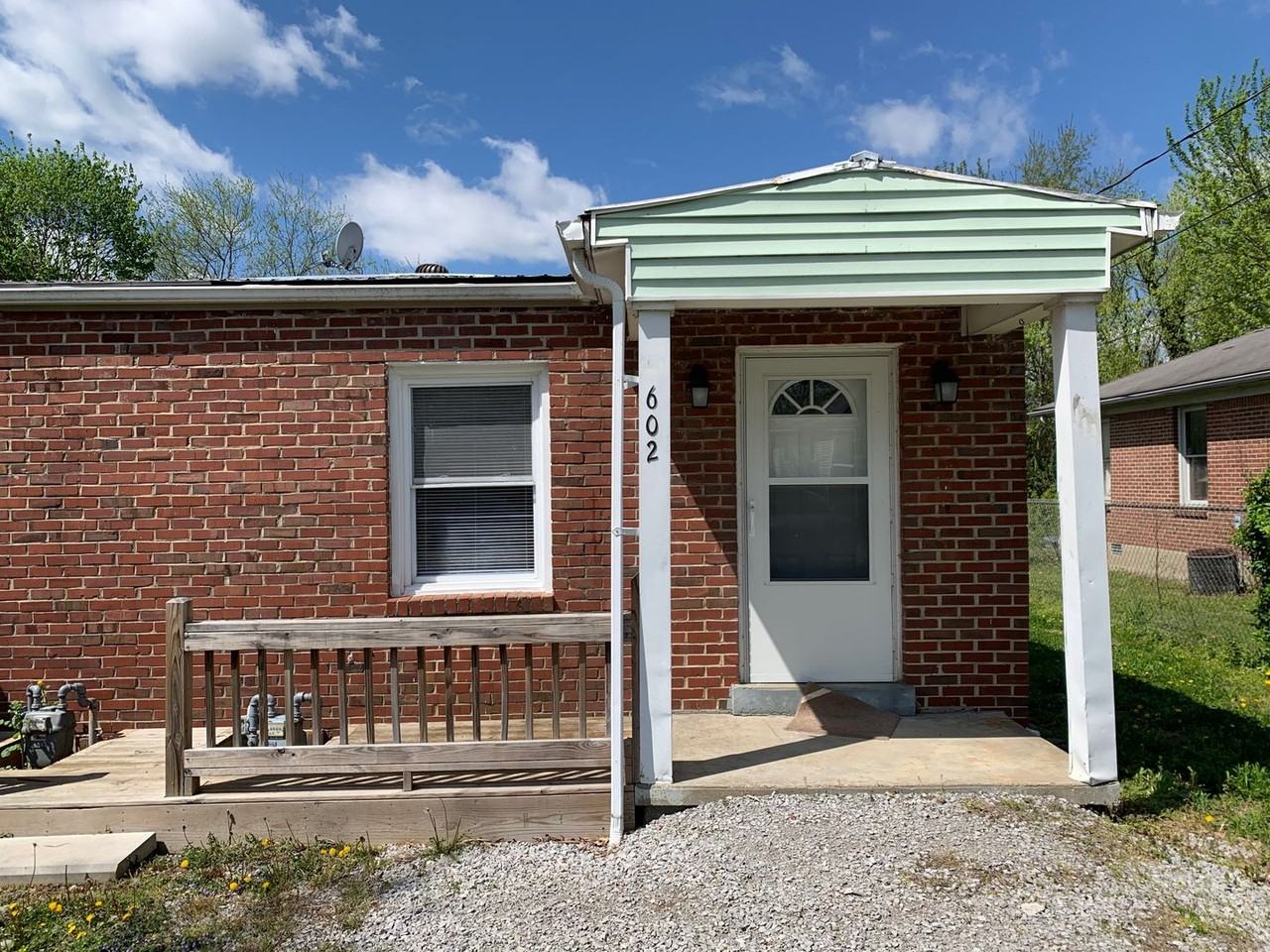 600-602 Burks Branch Road Duplex - Photo 3 of 28