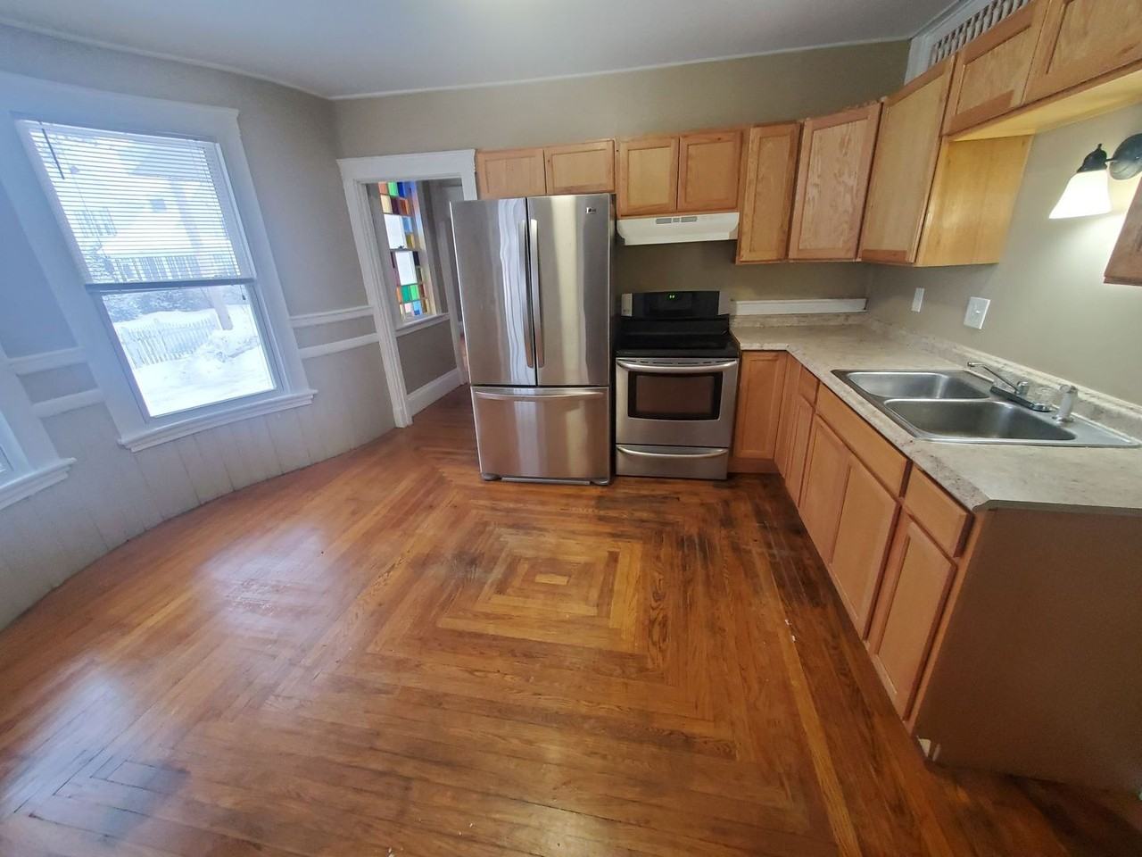 7 Park Pl - Photo 2 of 16