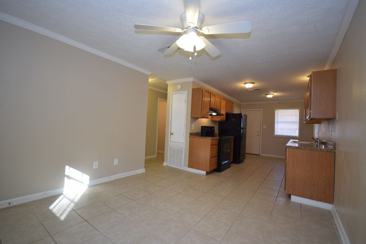 132 Wilson St #3C - Photo 2 of 11