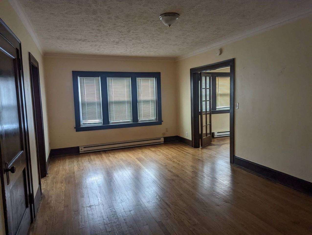 222 N 5th St - Photo 3 of 9