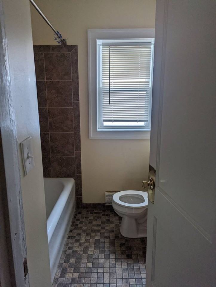 222 N 5th St - Photo 5 of 9