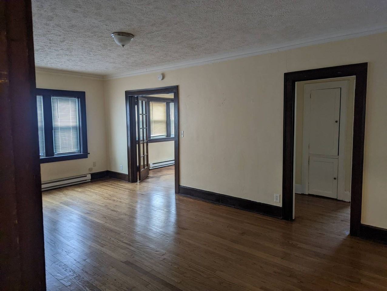 222 N 5th St - Photo 4 of 9