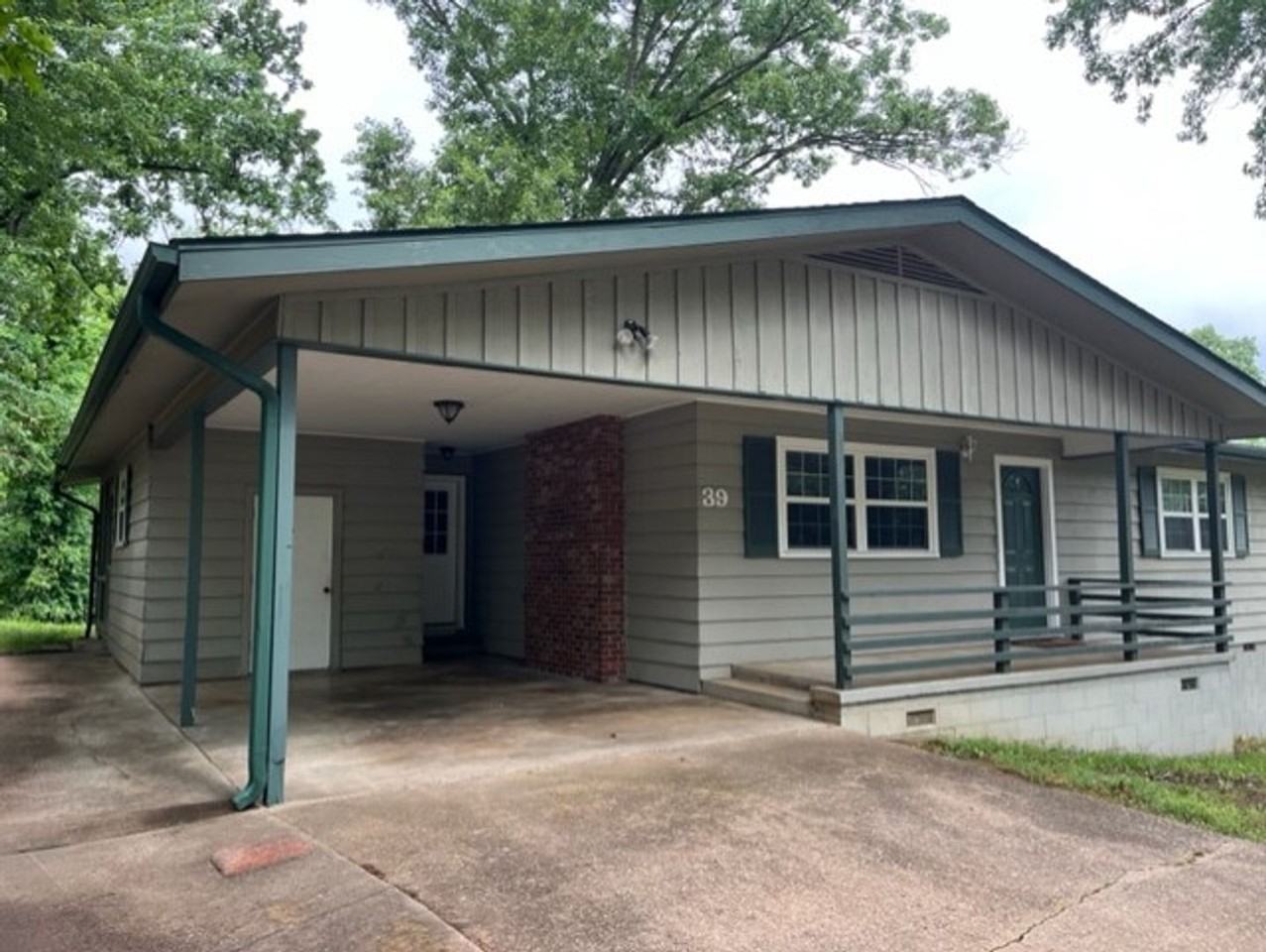 39 Hope Dr - Photo 2 of 17