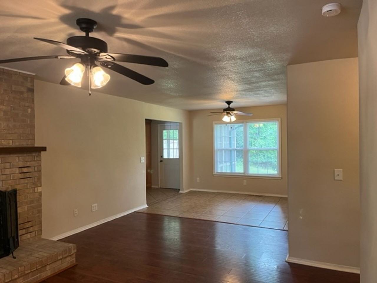 39 Hope Dr - Photo 3 of 17