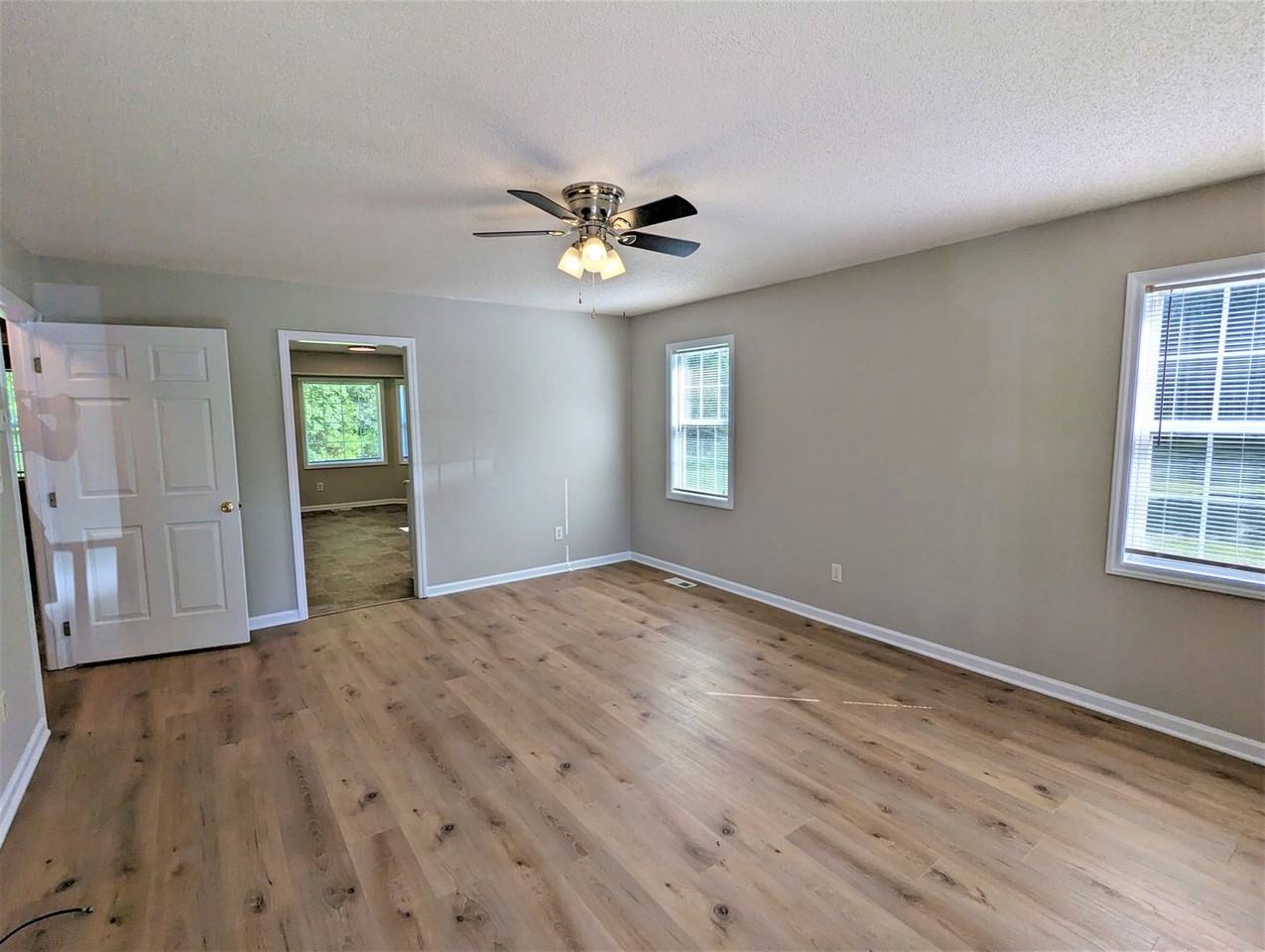 129 Lonesome Wind Way - Photo 2 of 11